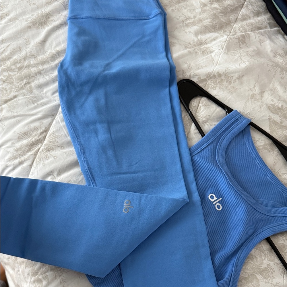 ALO set Tank Top and leggings